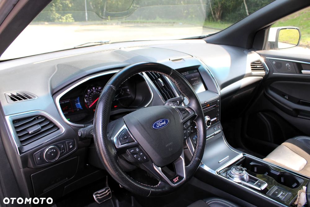 Ford Edge - 12