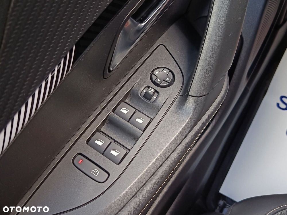 Peugeot 2008 1.2 PureTech Allure S&S EAT8 - 33