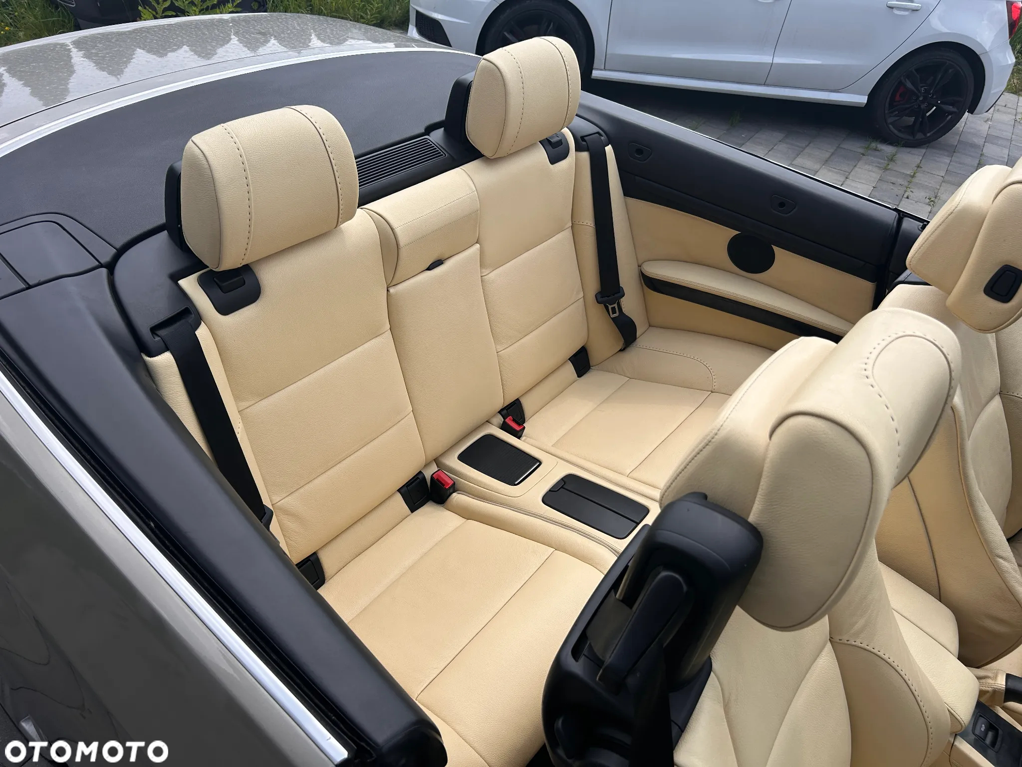 BMW Seria 3 335i Cabrio - 13