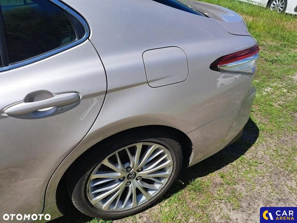 Toyota Camry - 33