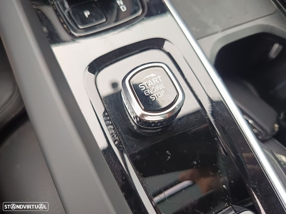 Volvo XC 60 2.0 T6 PHEV Plus Dark AWD - 29