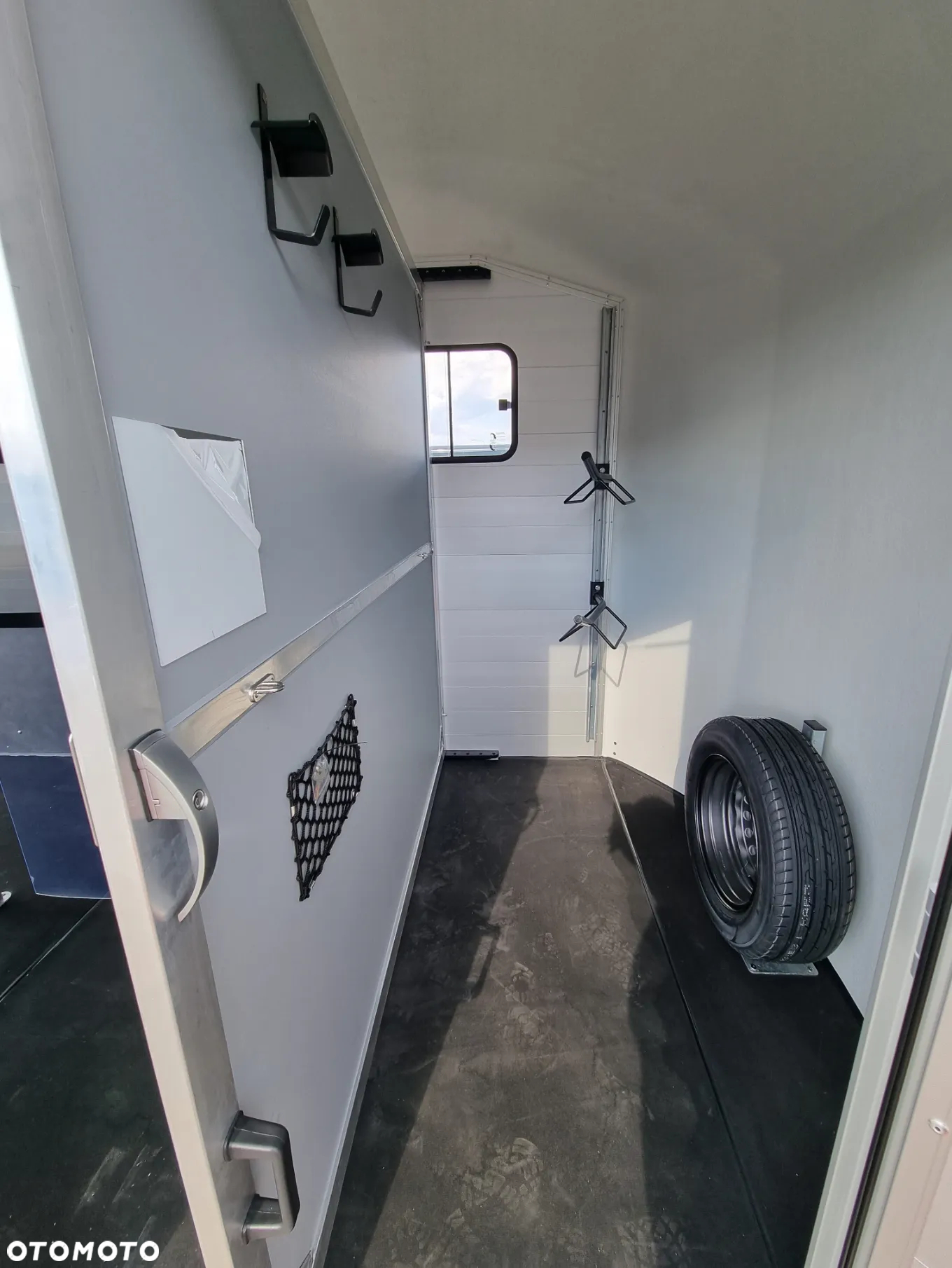 Cheval Liberte Multimax przyczepa na dwa konie | duża siodlarnia | drzwi boczne | 2600 kg DMC | 380×181 cm  |  ALUMINIOWA | Debon | dostawa | mocna i solidna | - 25