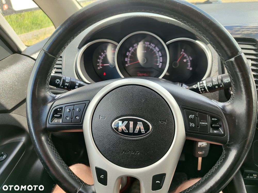 Kia Venga - 9