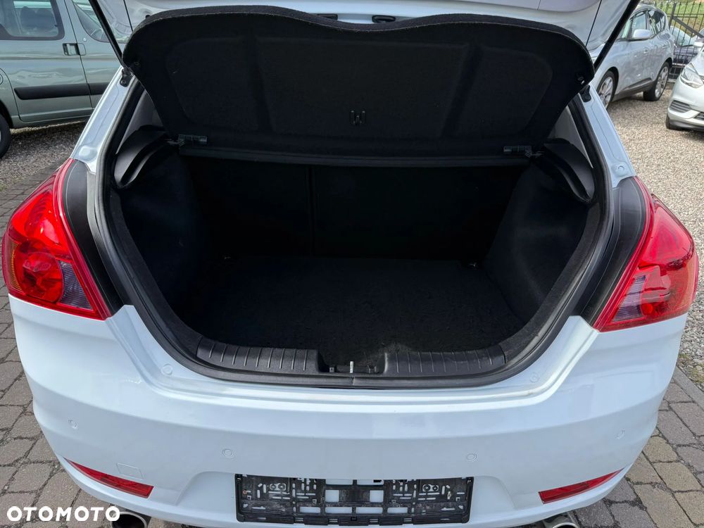 Kia ProCeed - 17