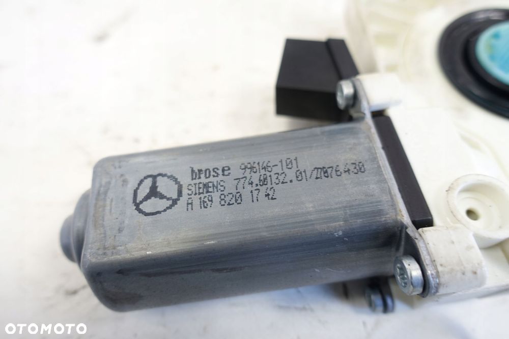 Mercedes W245 SILNICZEK PRZEDNIEJ SZYBY lewy przód - 3