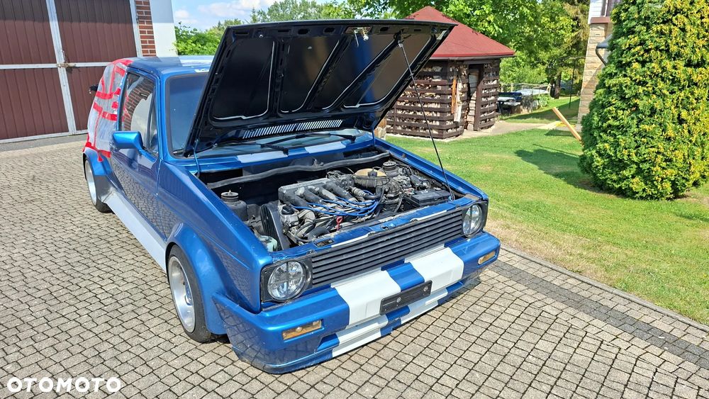 Volkswagen Golf - 6