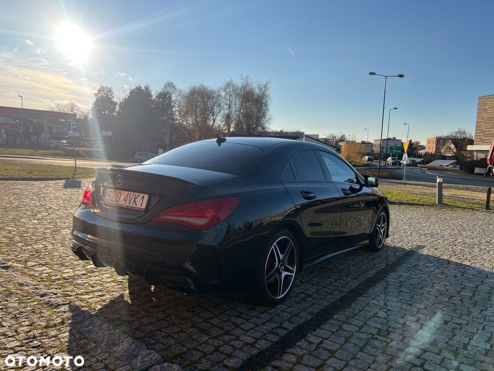 Mercedes-Benz CLA 200 7G-DCT AMG Line - 5