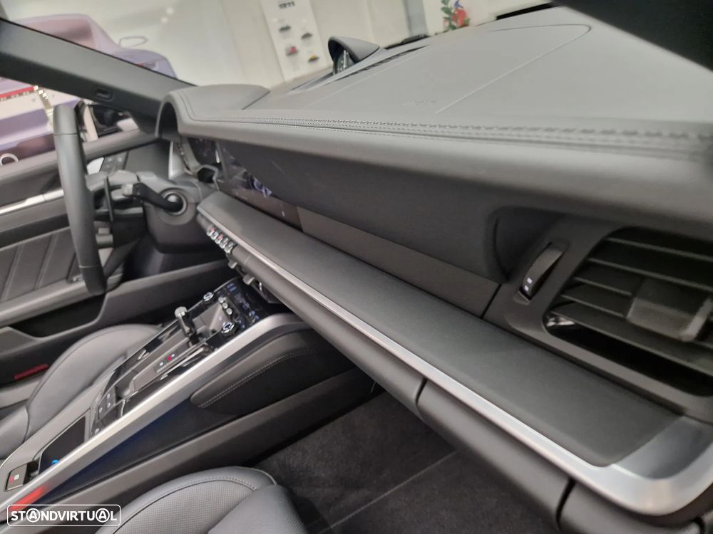 Porsche 911 (992) Carrera GTS - 35