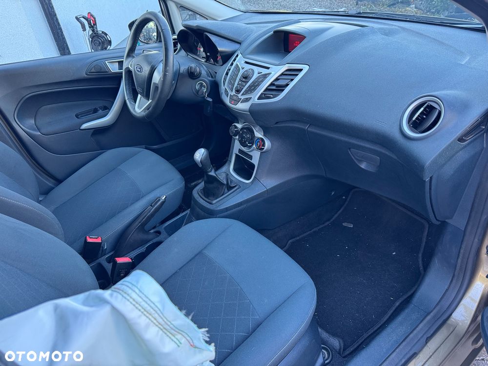 Ford Fiesta 1.25 Ambiente - 8