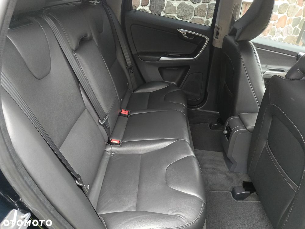 Volvo XC 60 D5 AWD Momentum - 12