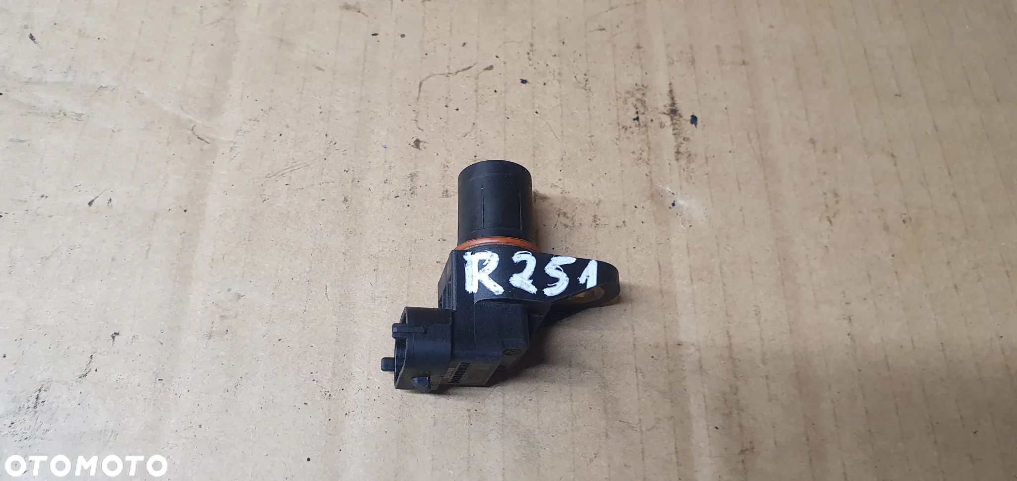 Czujnik położenia wałka rozrządu Mercedes R-Klasa W251 3.0 CDI A0051531328 - 1