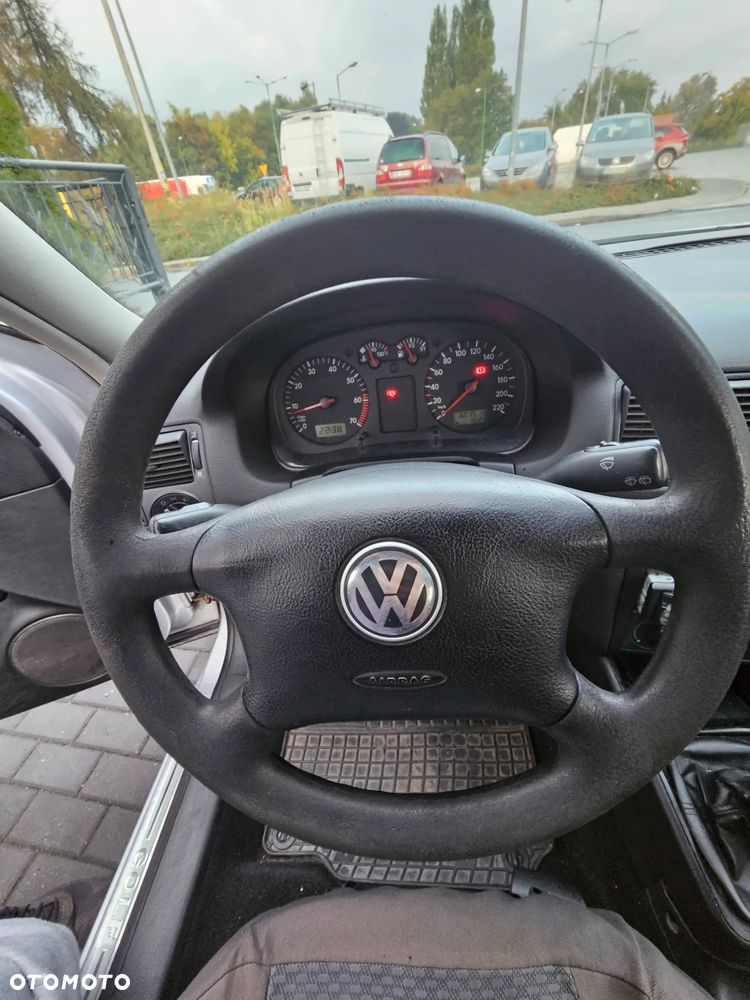 Volkswagen Golf IV 1.4 16V Basis - 12