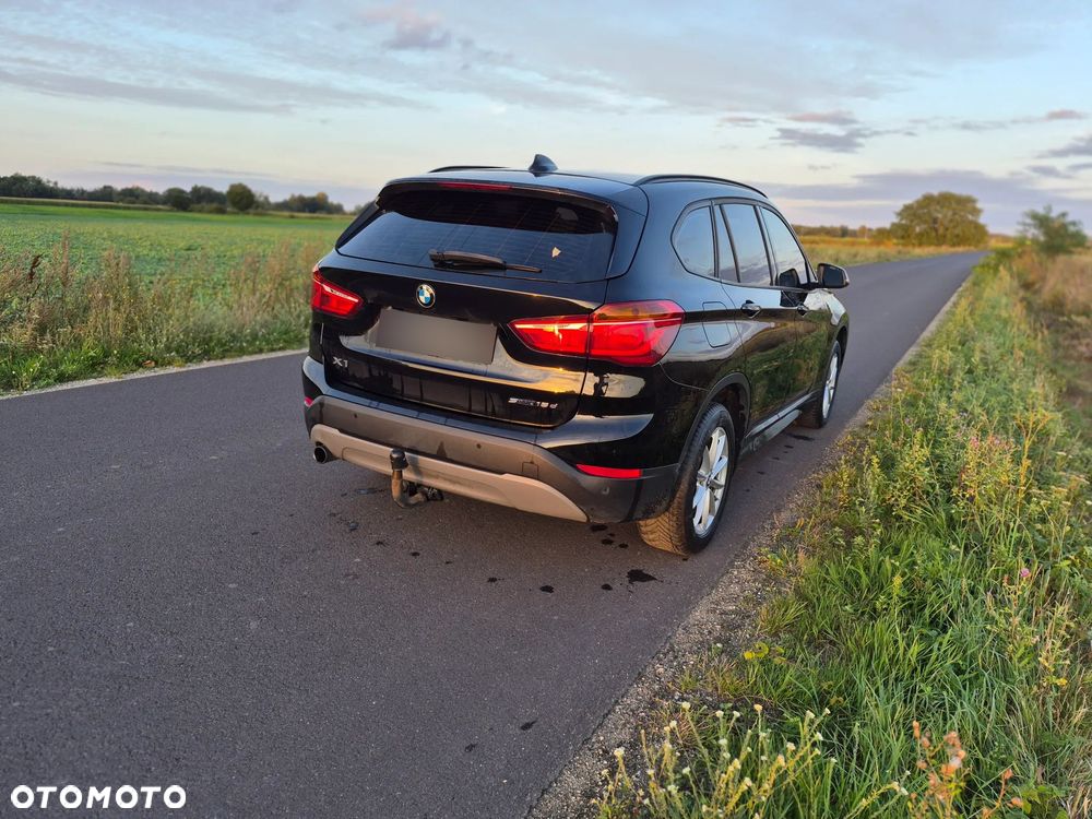 BMW X1 sDrive16d - 12