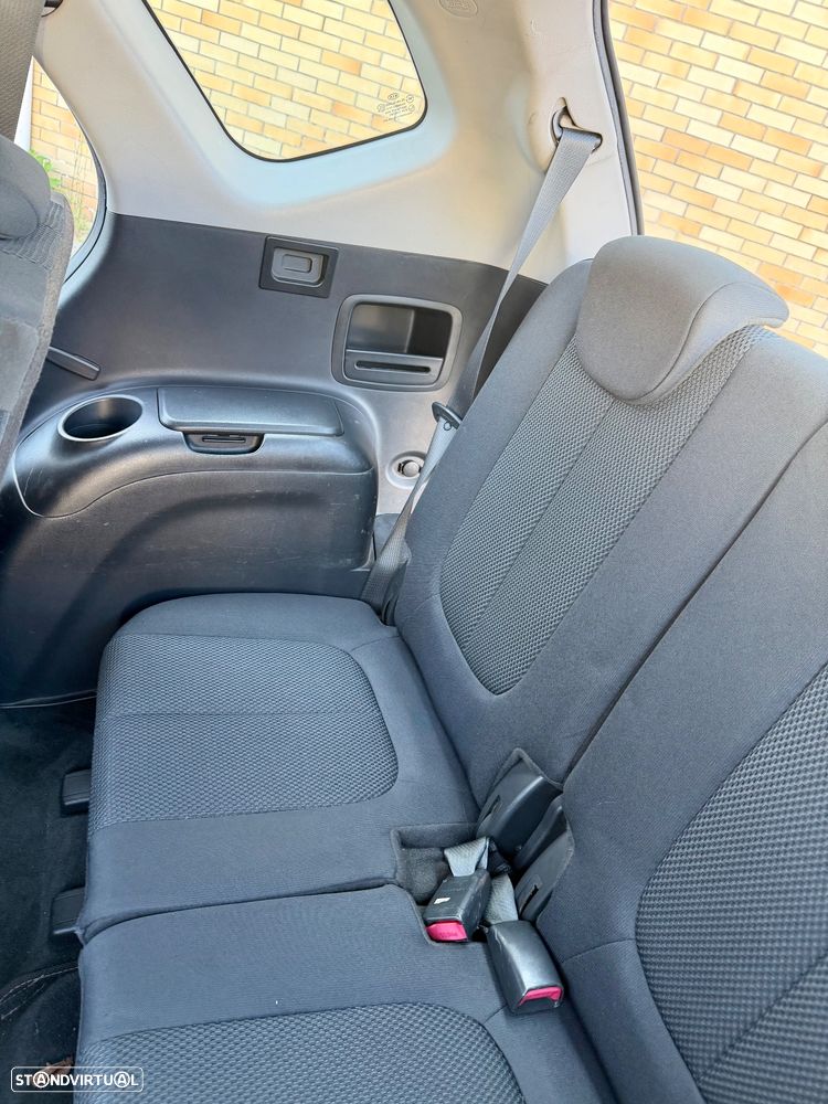 Kia Carens 2.0 CRDi EX - 22