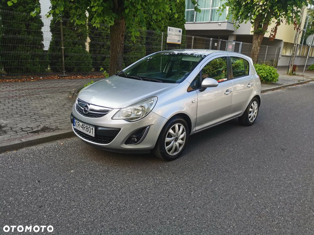 Opel Corsa 1.4 16V Cosmo - 2