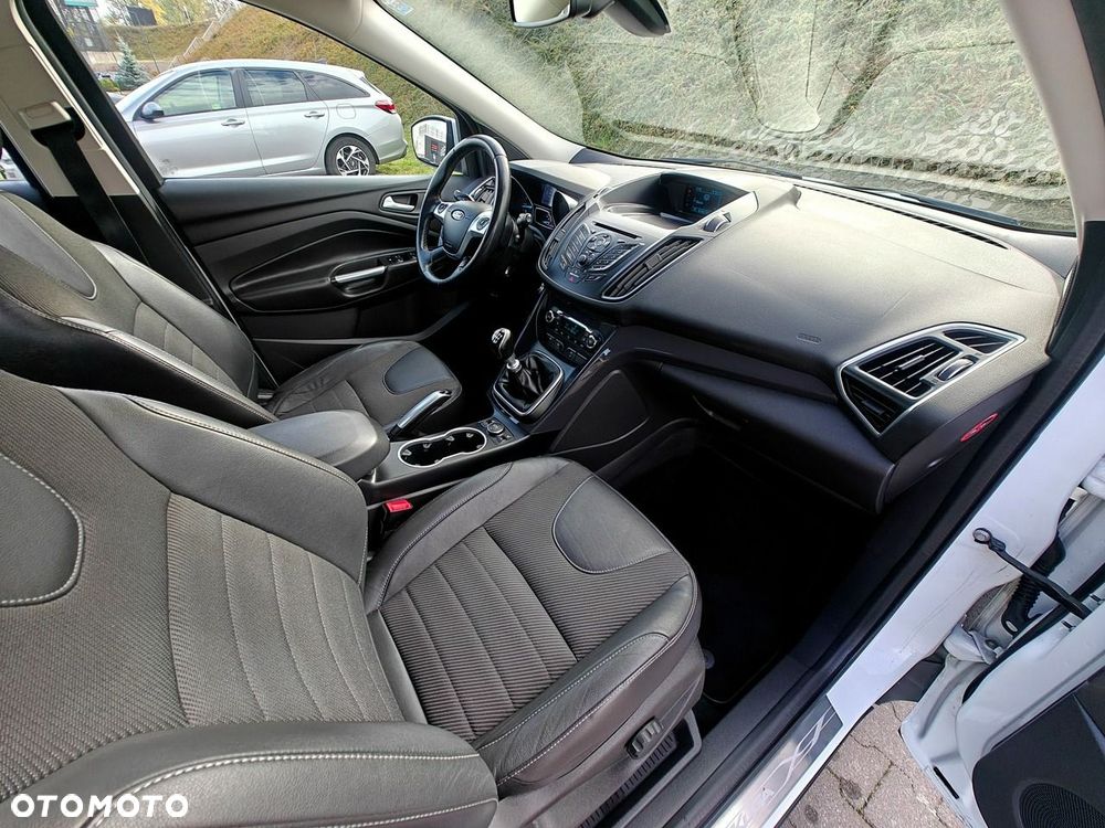 Ford Kuga - 35