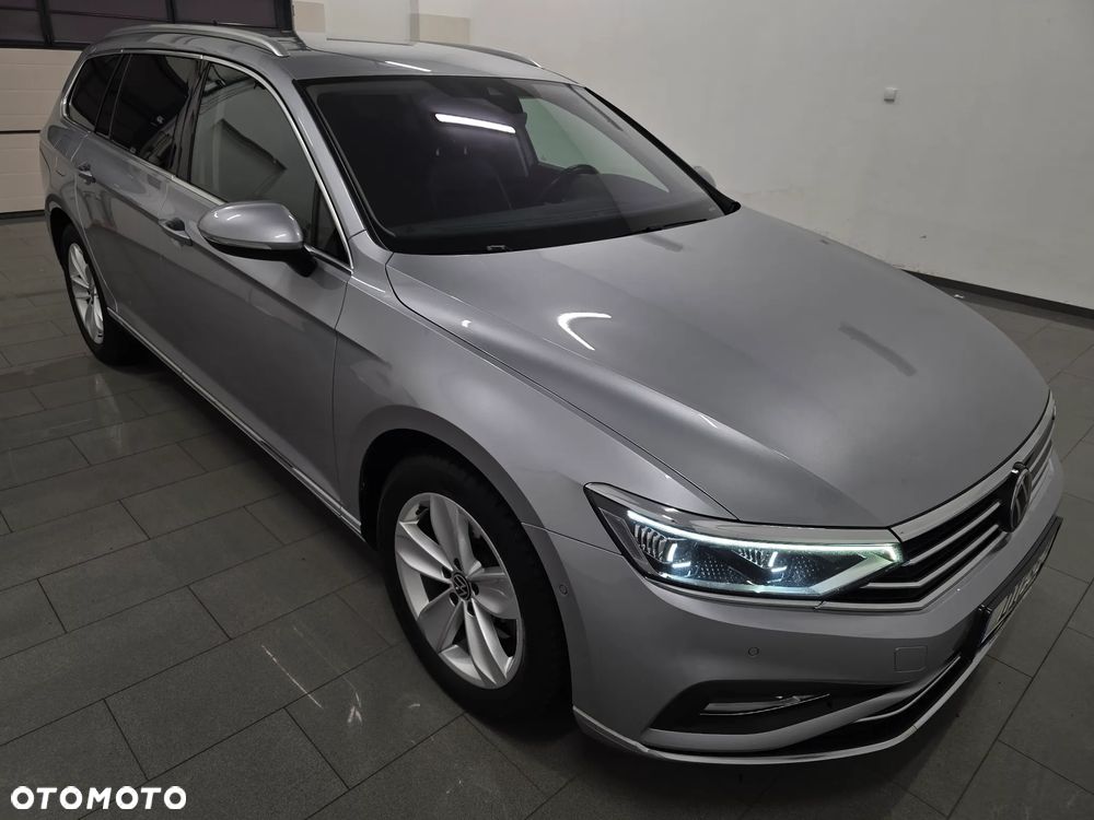 Volkswagen Passat - 32