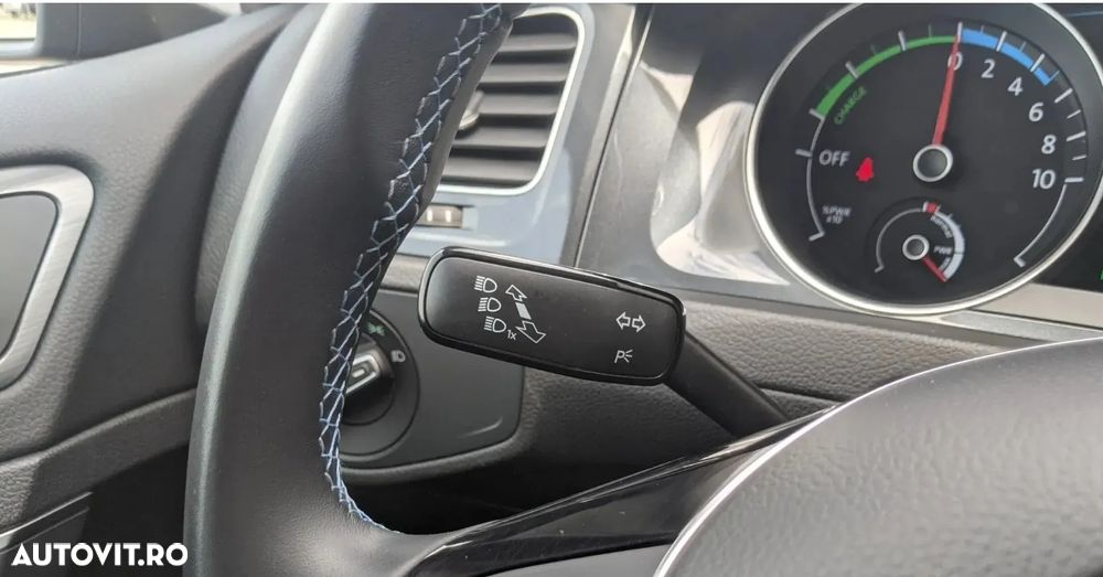 Volkswagen e-Golf - 10