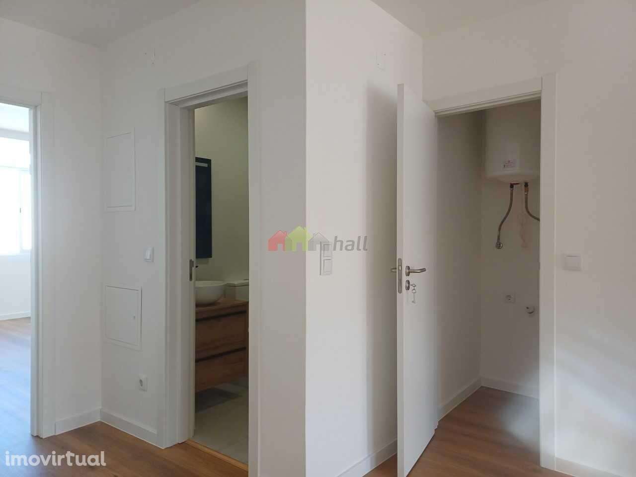 Apartamento T1 - 2º andar totalmente remodelado, no Lavradio - Barreir - Grande imagem: 3/13