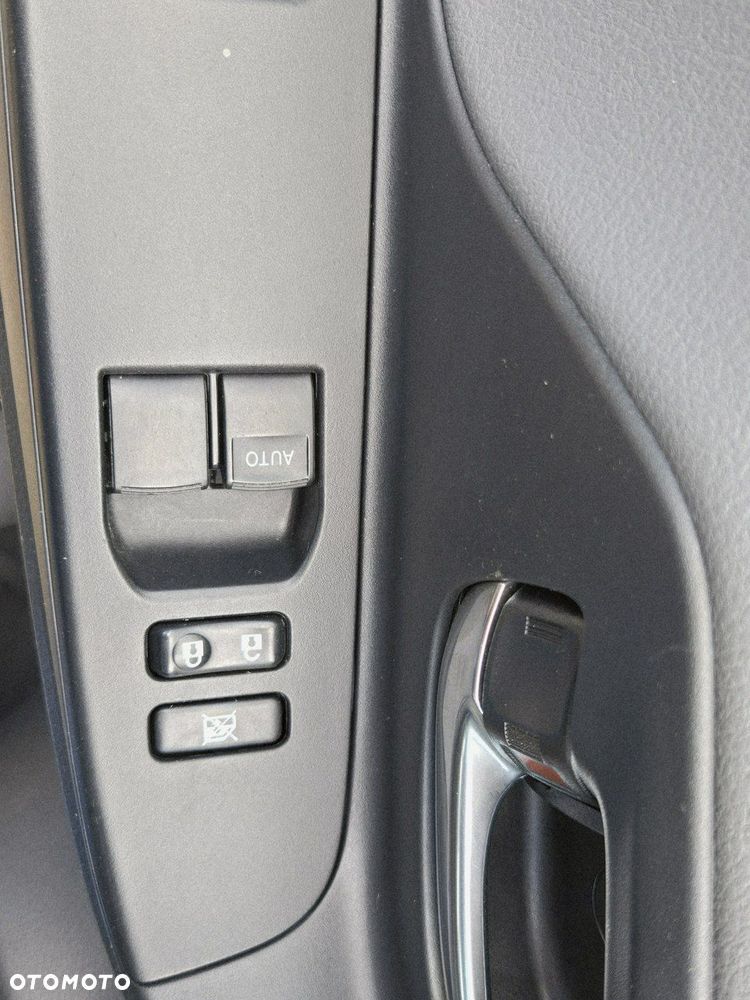 Toyota Yaris 1.33 Premium - 17