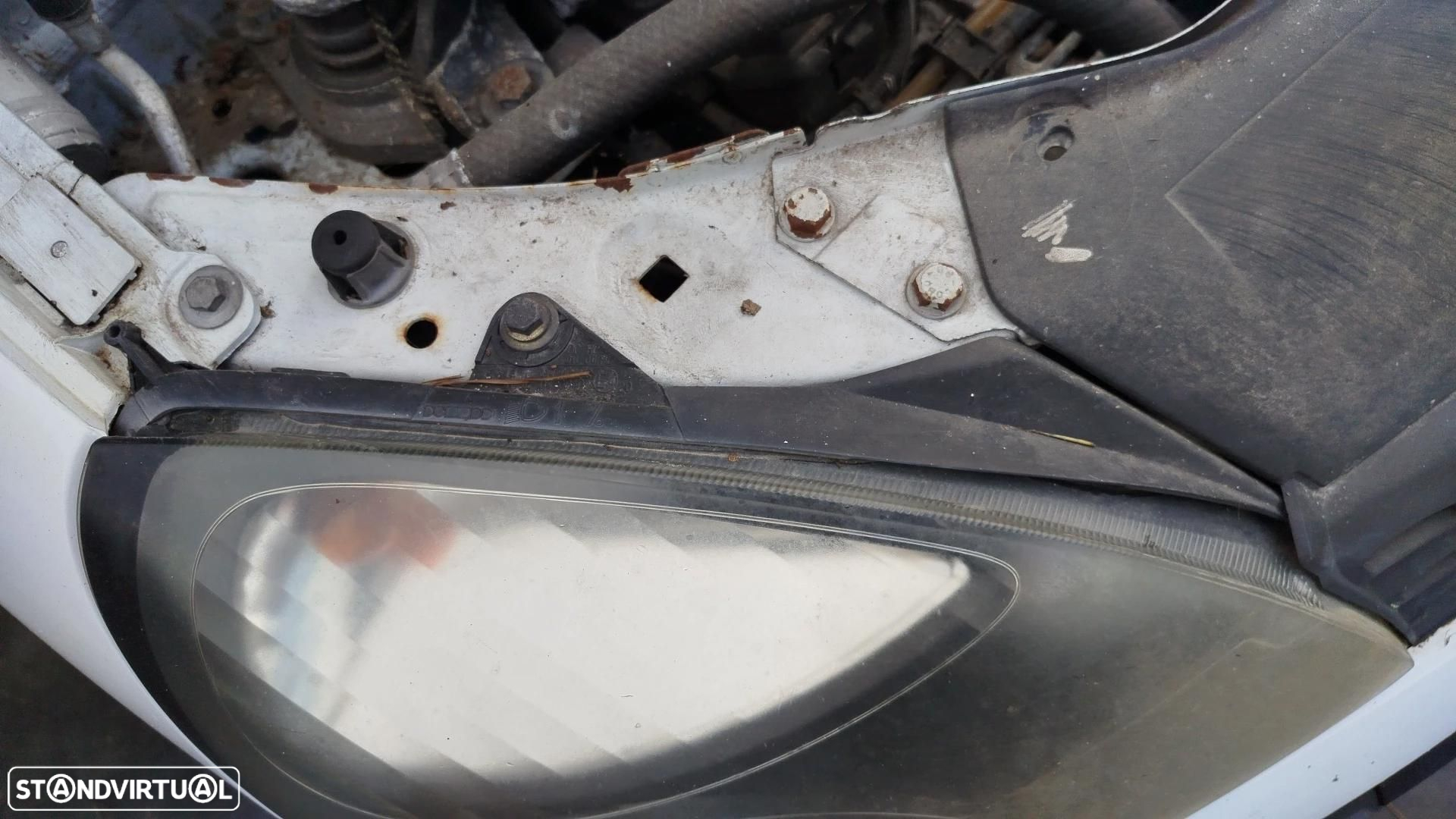 Ótica / farol direita RENAULT Clio II Société (SB0/1/2_) - 2