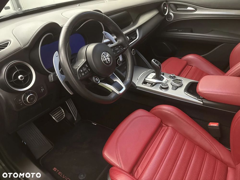 Alfa Romeo Stelvio 2.0 Turbo Veloce Q4 - 10