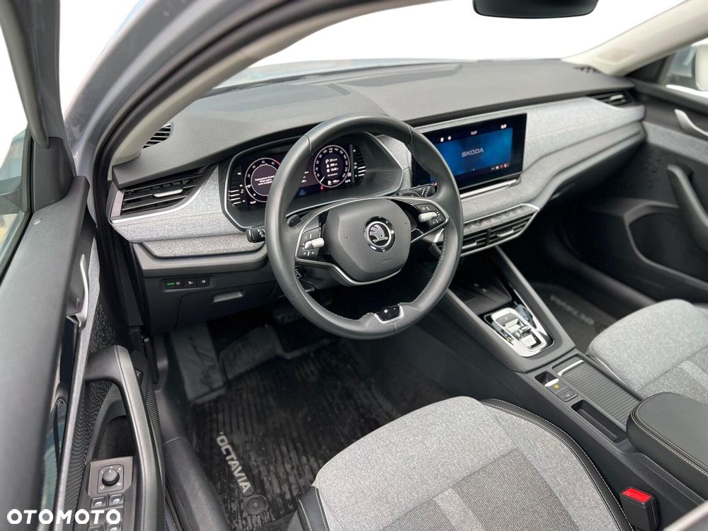 Skoda Octavia 2.0 TDI Selection DSG - 11
