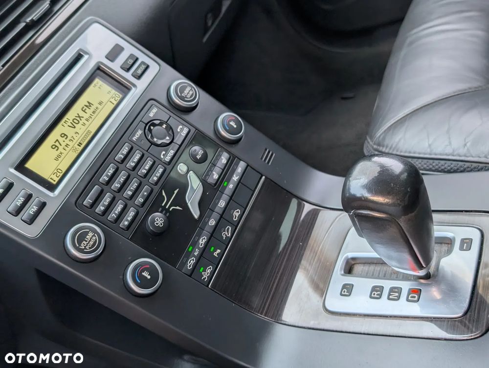Volvo XC 70 - 24