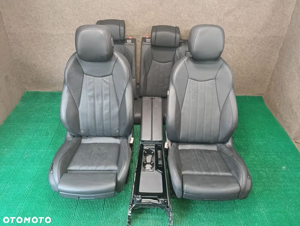 SKODA SUPERB KOM od 2024r Fotele Kanapy - 1