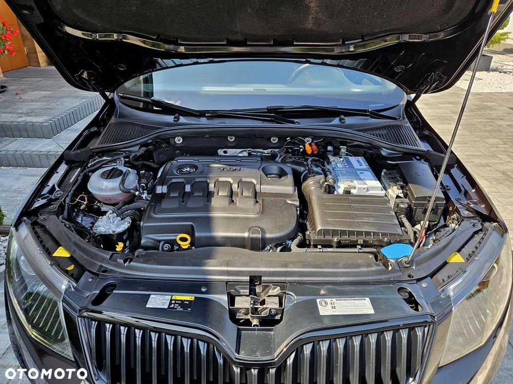 Skoda Octavia 2.0 TDI DSG RS - 33