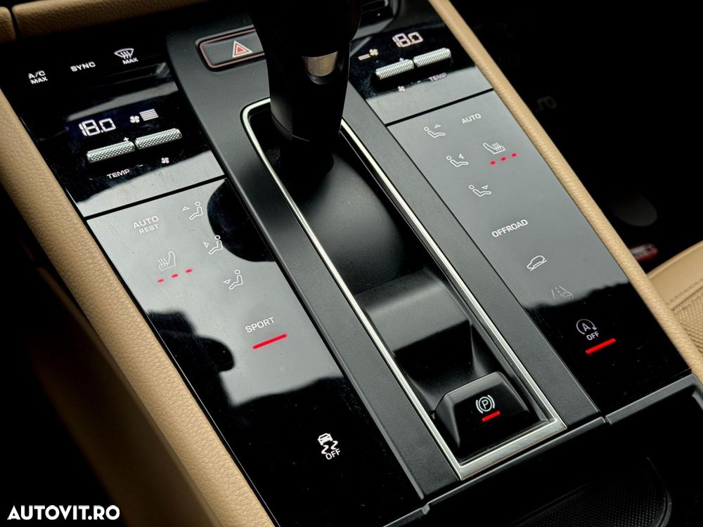 Porsche Macan - 17