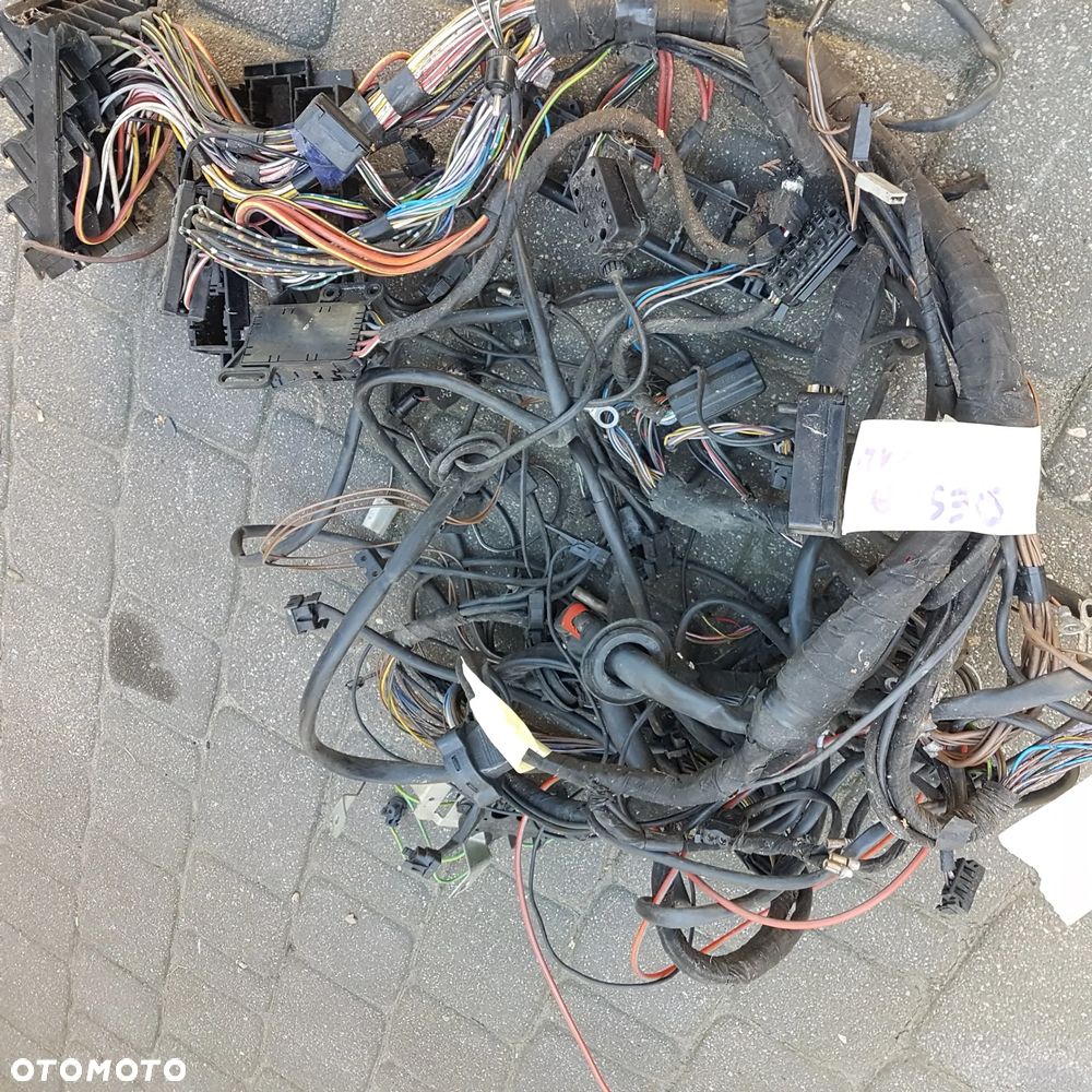 Kostka kość wtyk stacyjki wiązka elektryka instalacja MERCEDES W201 W202 W124 W126 dużo częsci 124 - 8