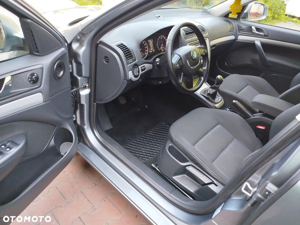 Skoda Octavia 1.6 TDI DPF FAMILY - 14