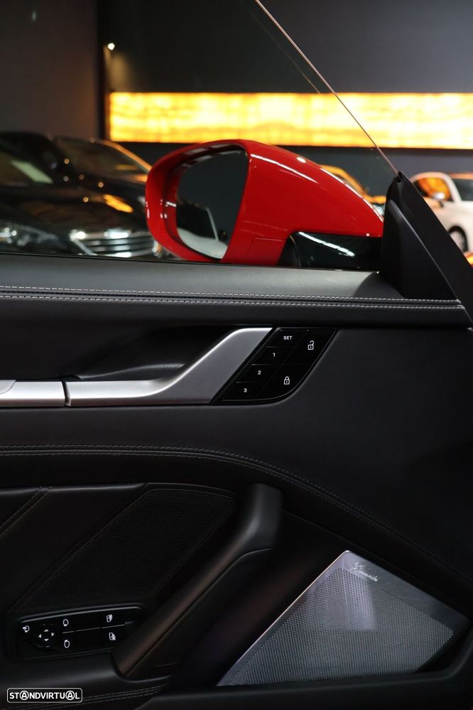 Porsche 911 (992) Turbo S PDK - 30