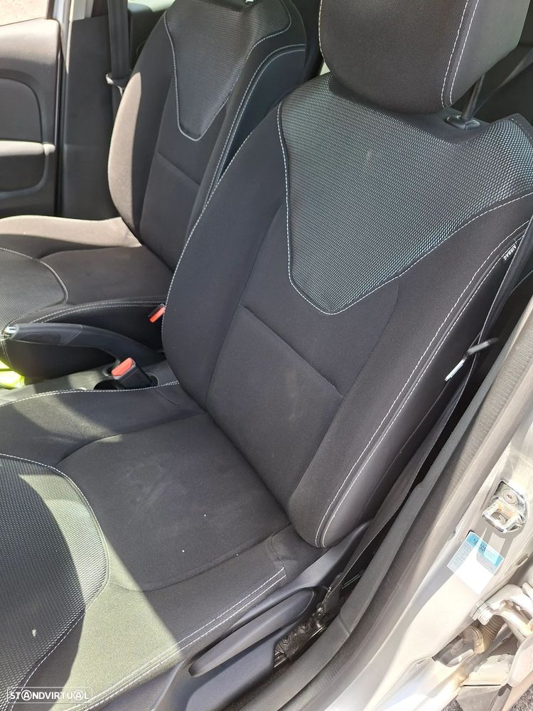 Renault Clio 1.5 dCi Limited - 6
