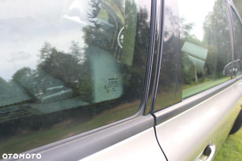 Volvo V70 2.4D Momentum - 28