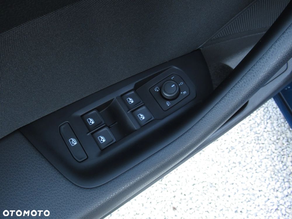 Volkswagen Passat 1.5 TSI EVO Business - 36