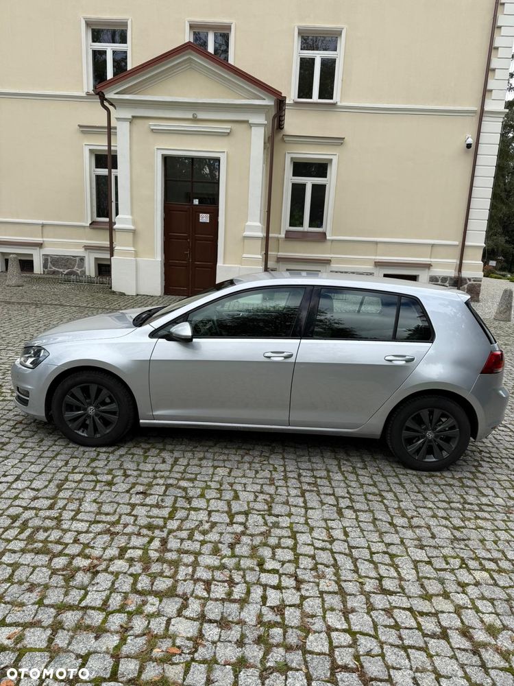 Volkswagen Golf - 2