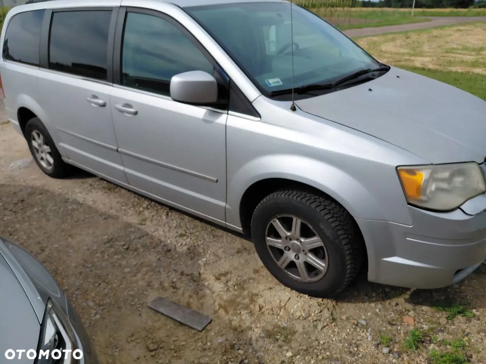 Chrysler Town & Country - 1