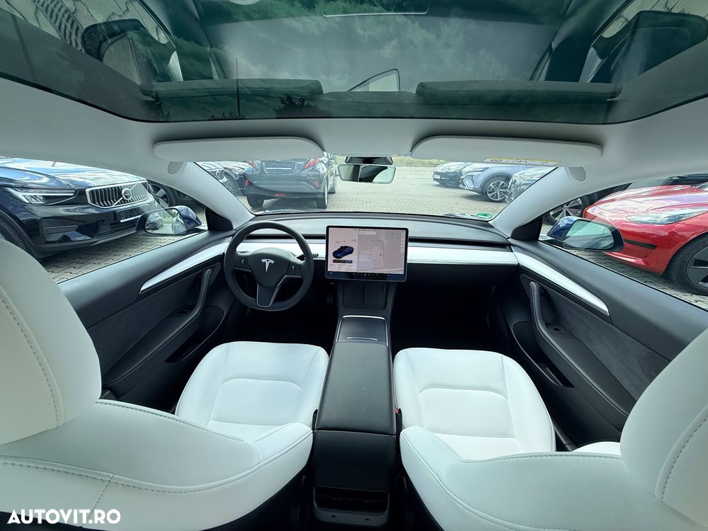 Tesla Model 3 - 5