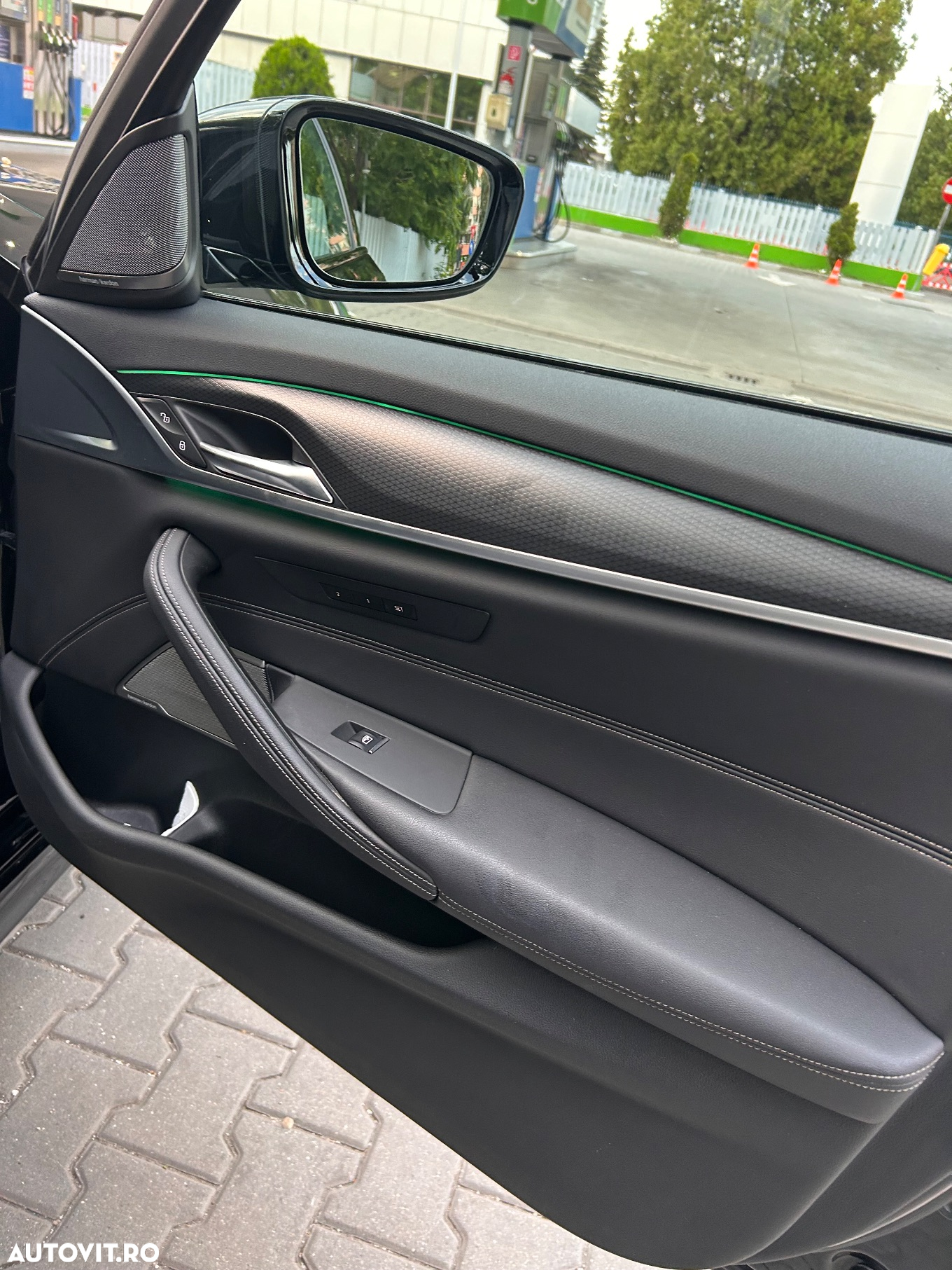 BMW Seria 5 530d xDrive AT MHEV - 26