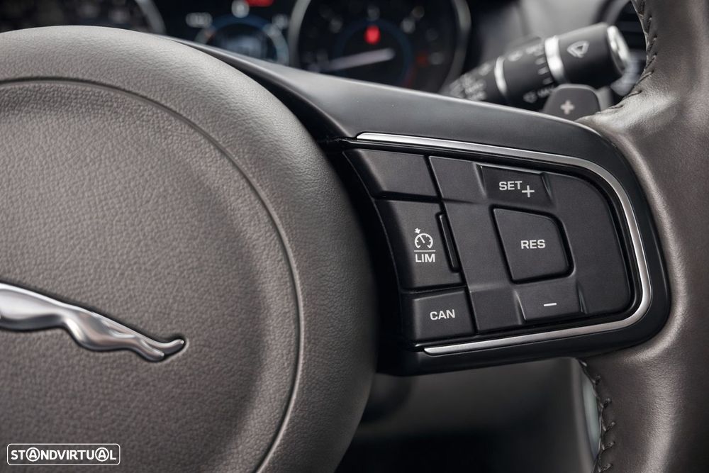 Jaguar XE 2.0 D Prestige AWD Aut. - 53