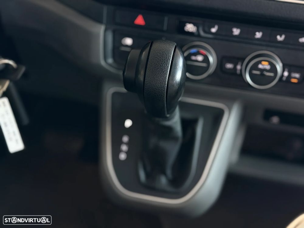 VW E-Crafter 35 L3H3 Premium - 12