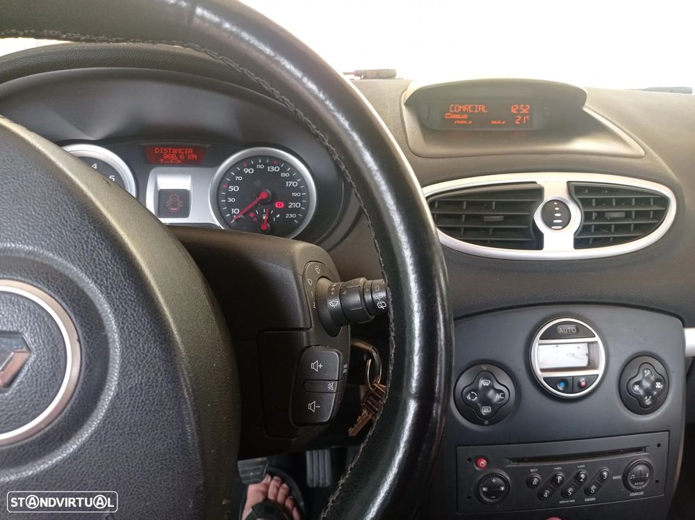 Renault Clio - 2