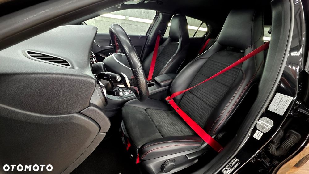 Mercedes-Benz GLA AMG 45 4-Matic - 31