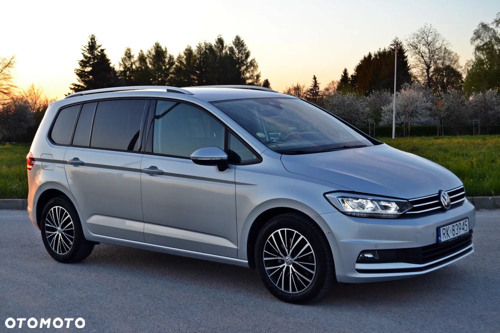 Volkswagen Touran - 4