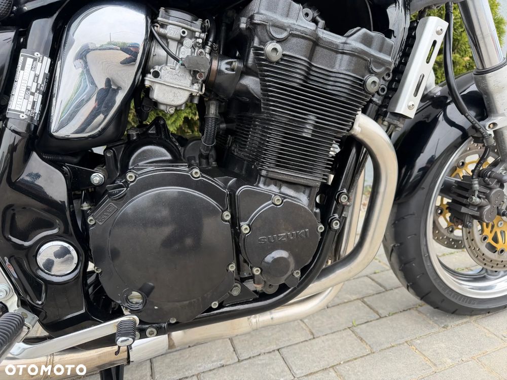 Suzuki GSX - 17