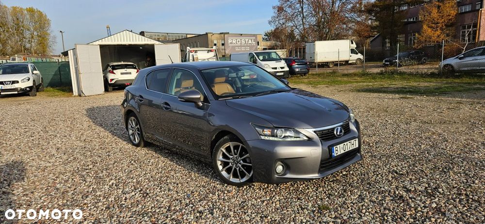 Lexus CT 200h Prestige - 3