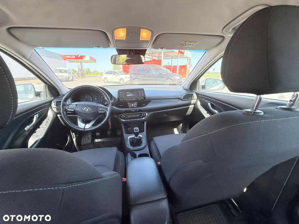 Hyundai i30 1.6 D Classic + - 4