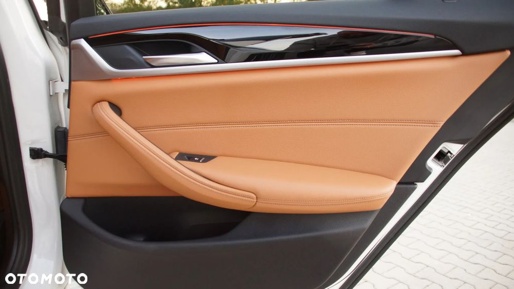 BMW Seria 5 520d Sport Line - 25